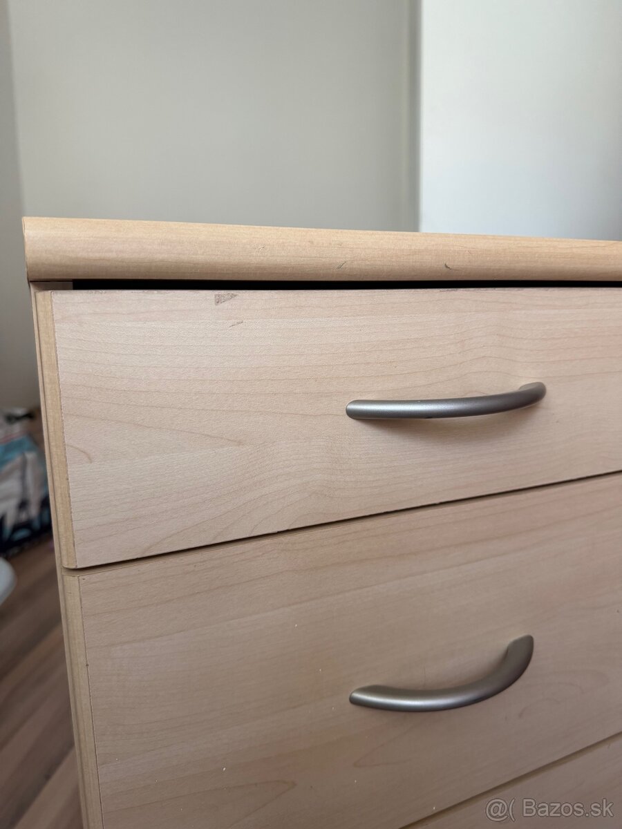 Stôl a šuflíky na kolieskach - 8