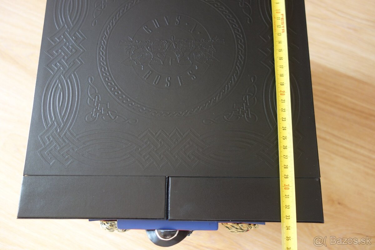 Guns n Roses Merch BOX - 8