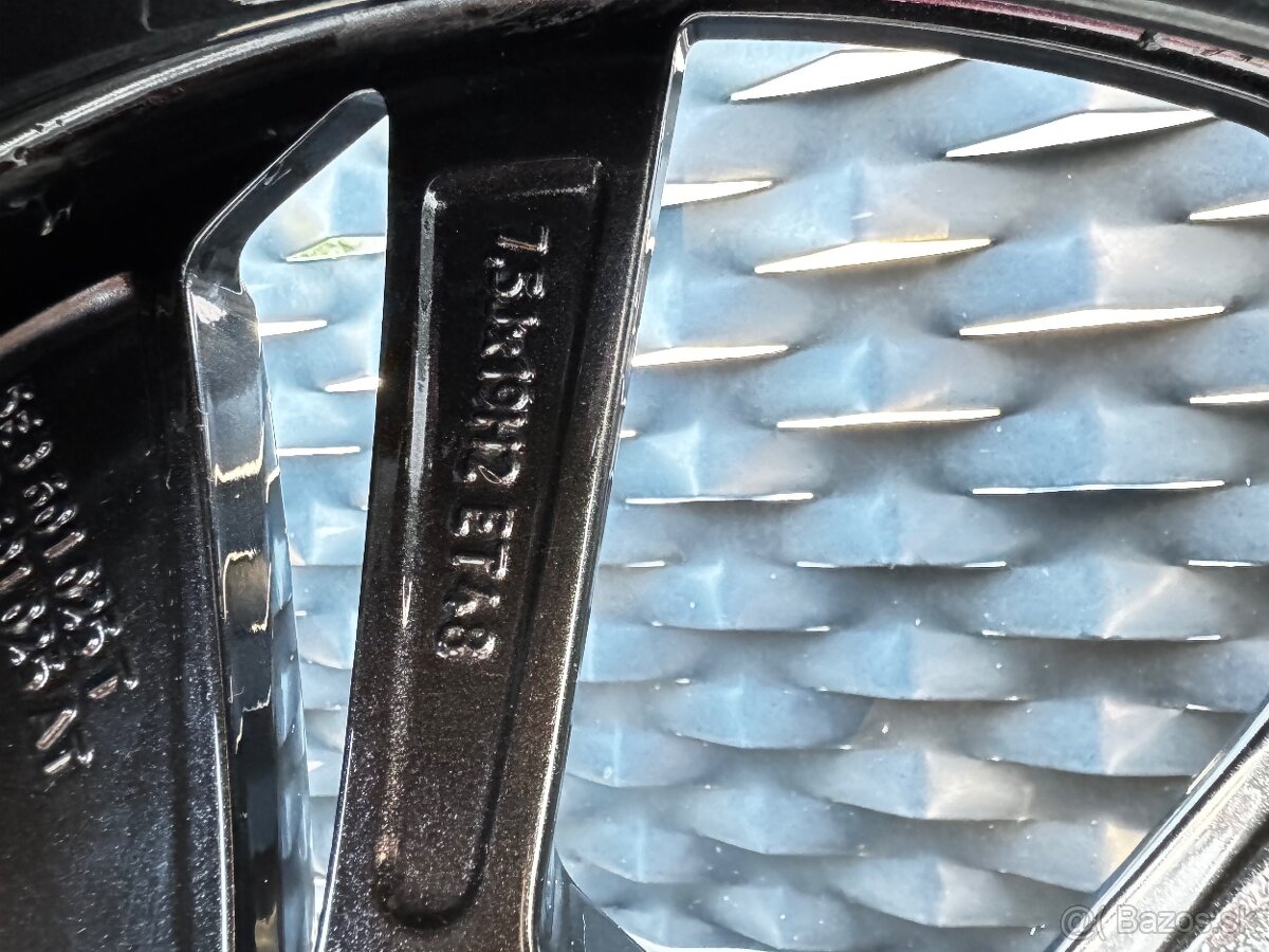 R19 Skoda Octavia RS nové elektróny komplet letná sada - 8