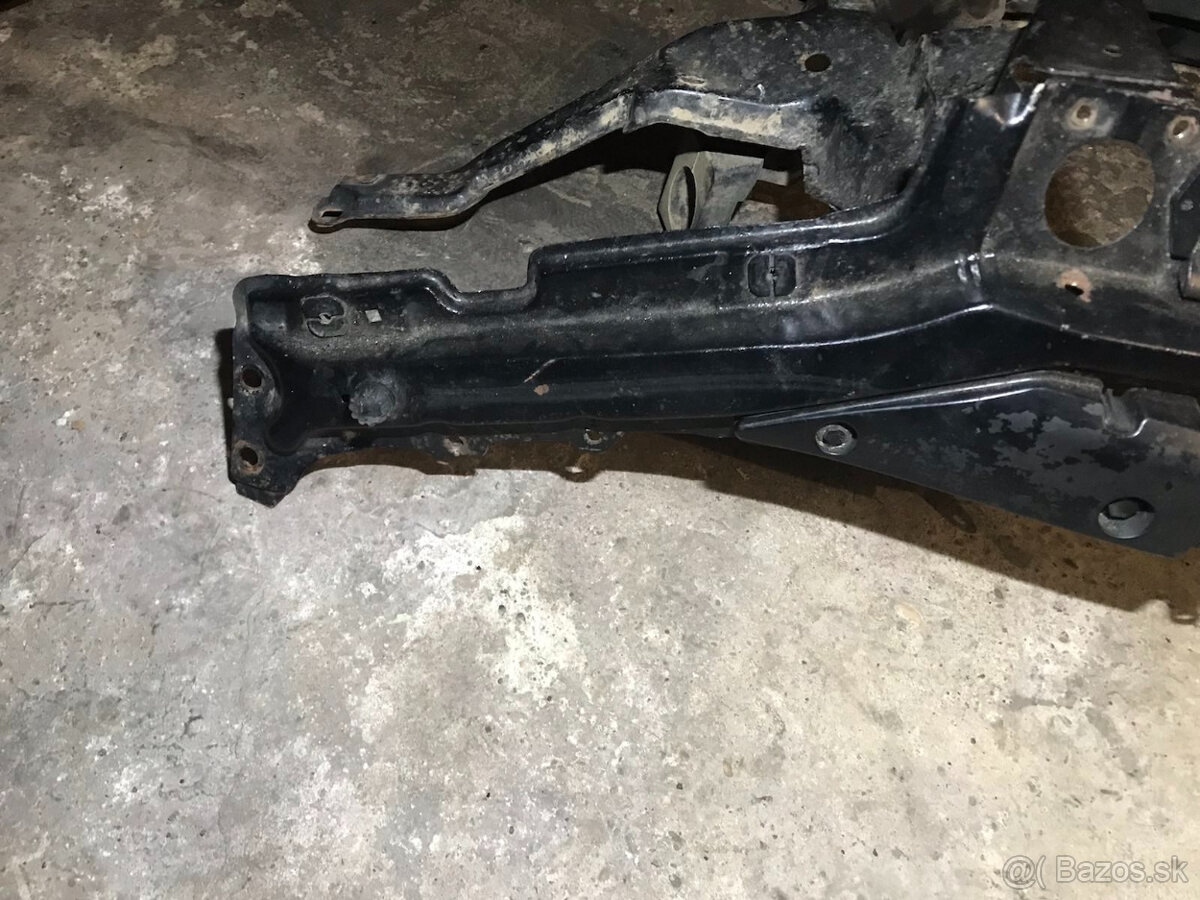 BMW X5 E53 predne celo predna vystuha - 8