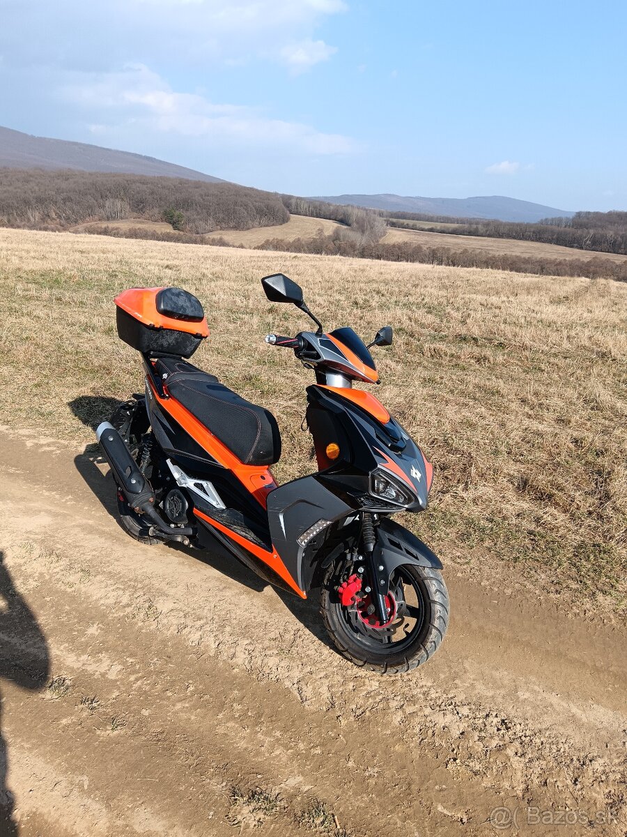 Adamoto fast 125 - 8