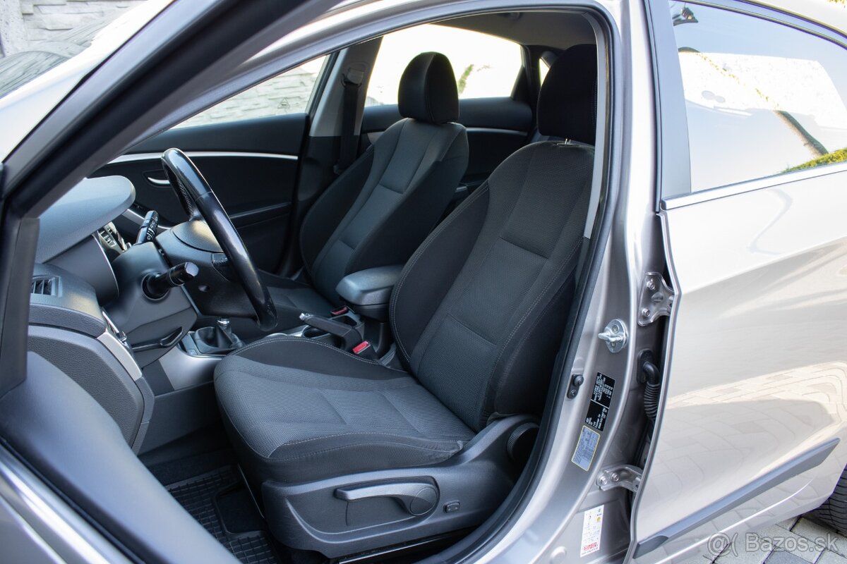 Hyundai i30 1.6 CRDi DOHC 16V Family 84tis. km - 8