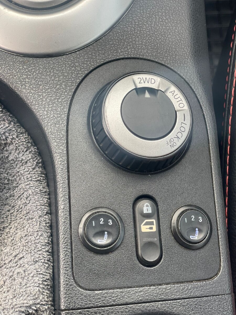 Nissan Qashqai 2,0l automat - 8