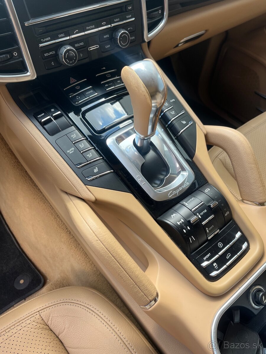 Porsche Cayenne - 8