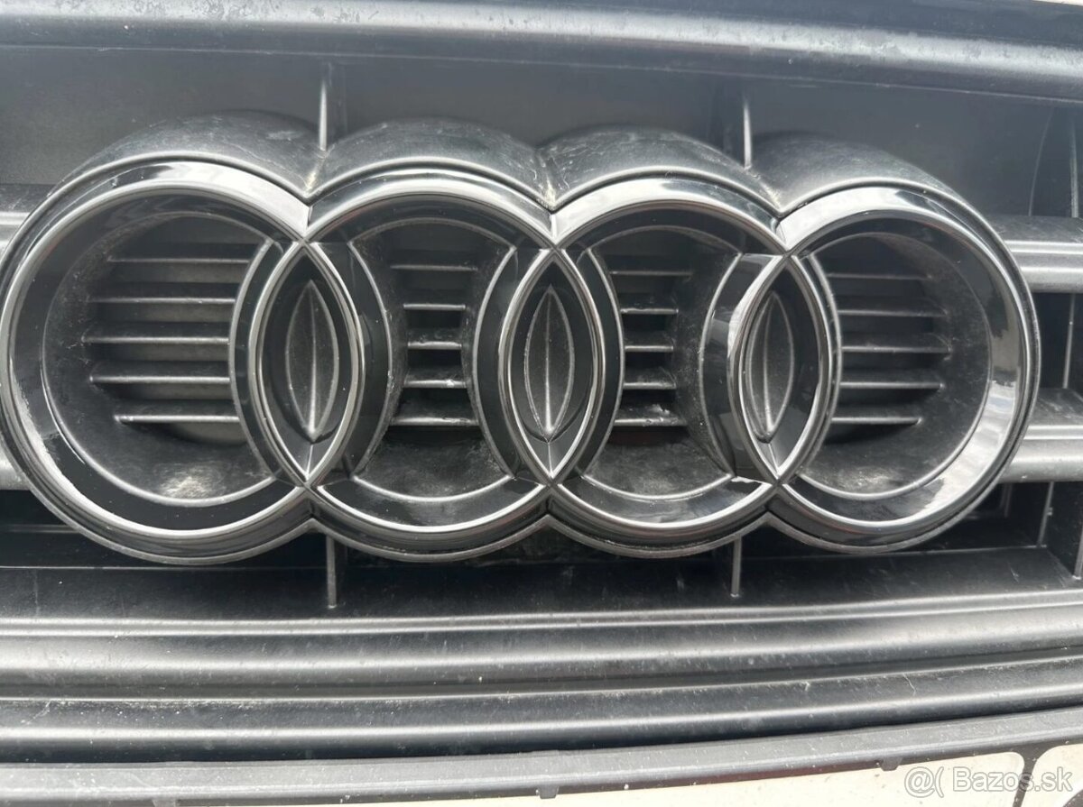 AUDI Čierne lesklé znaky - 8