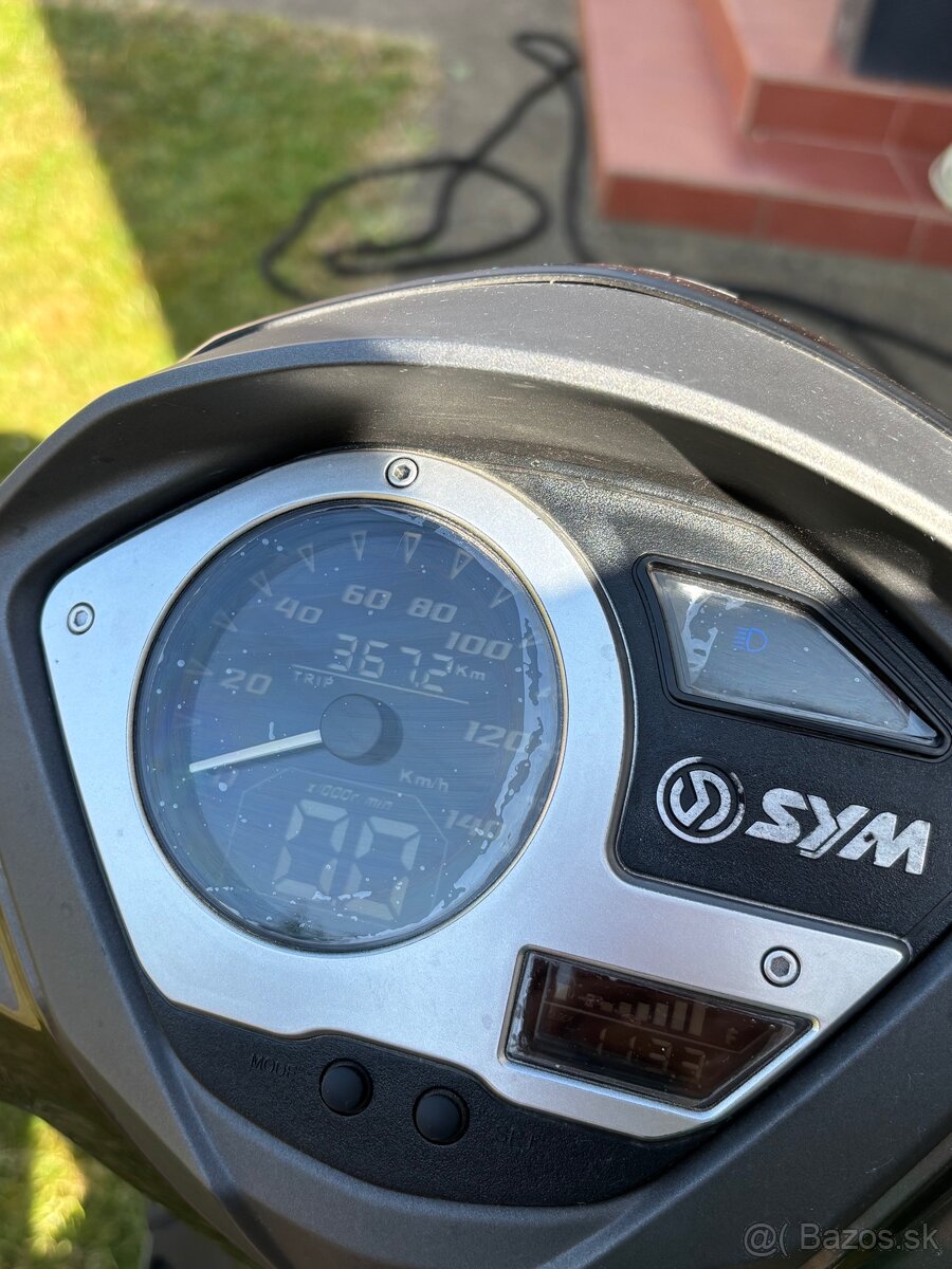 Skúter Sym Symphony ST 125 - 8