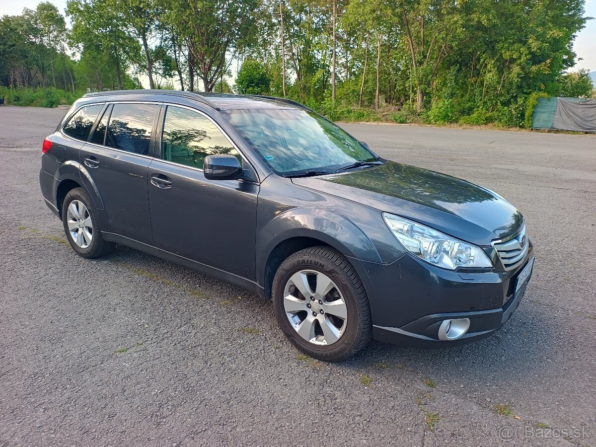 SUBARU OUTBACK 2.5 benzín 2010 - 8