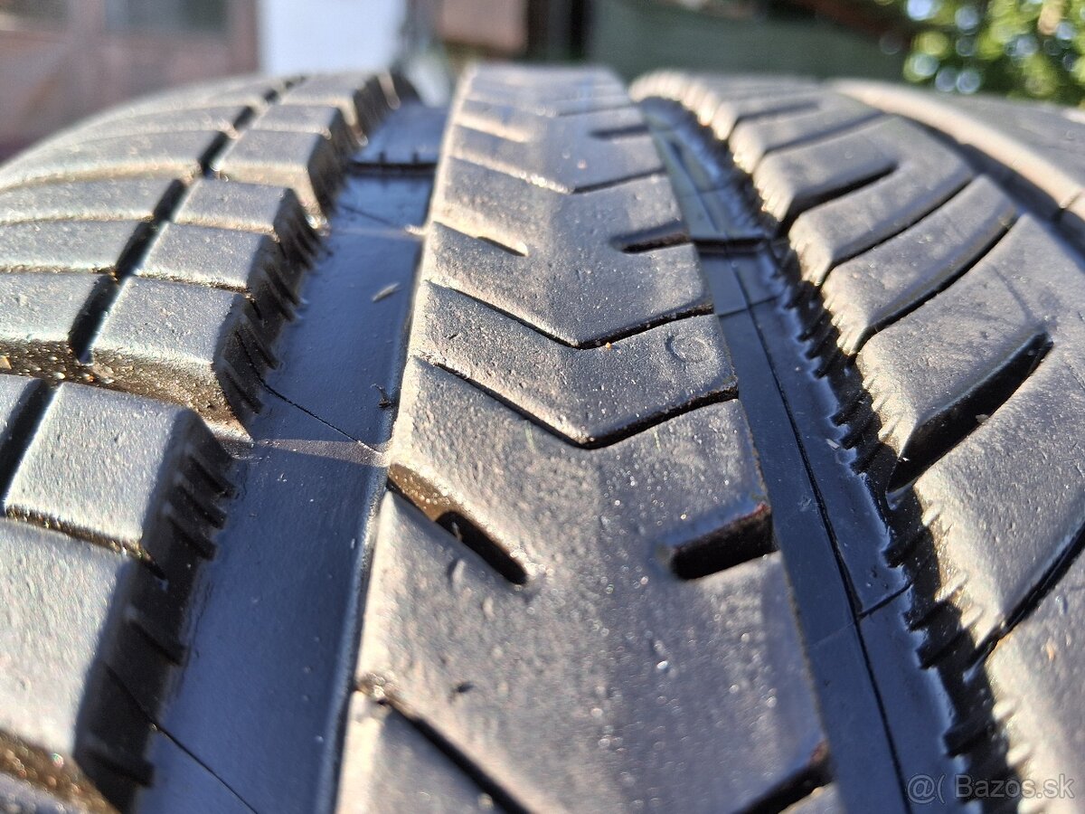 245/40 r18 celoročne pneumatiky - 8