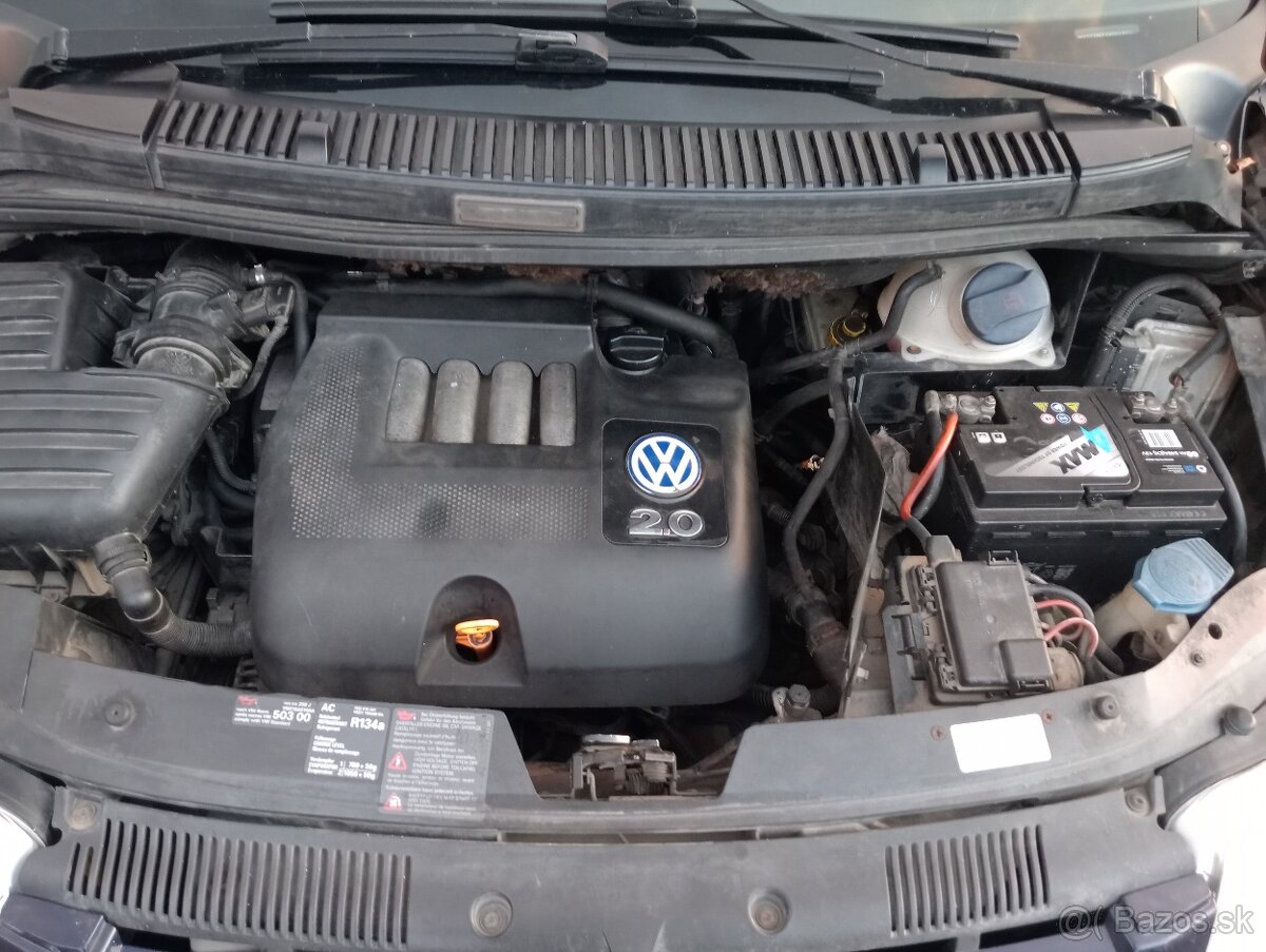 Volkswagen Sharan 2.0 BENZÍN - 8