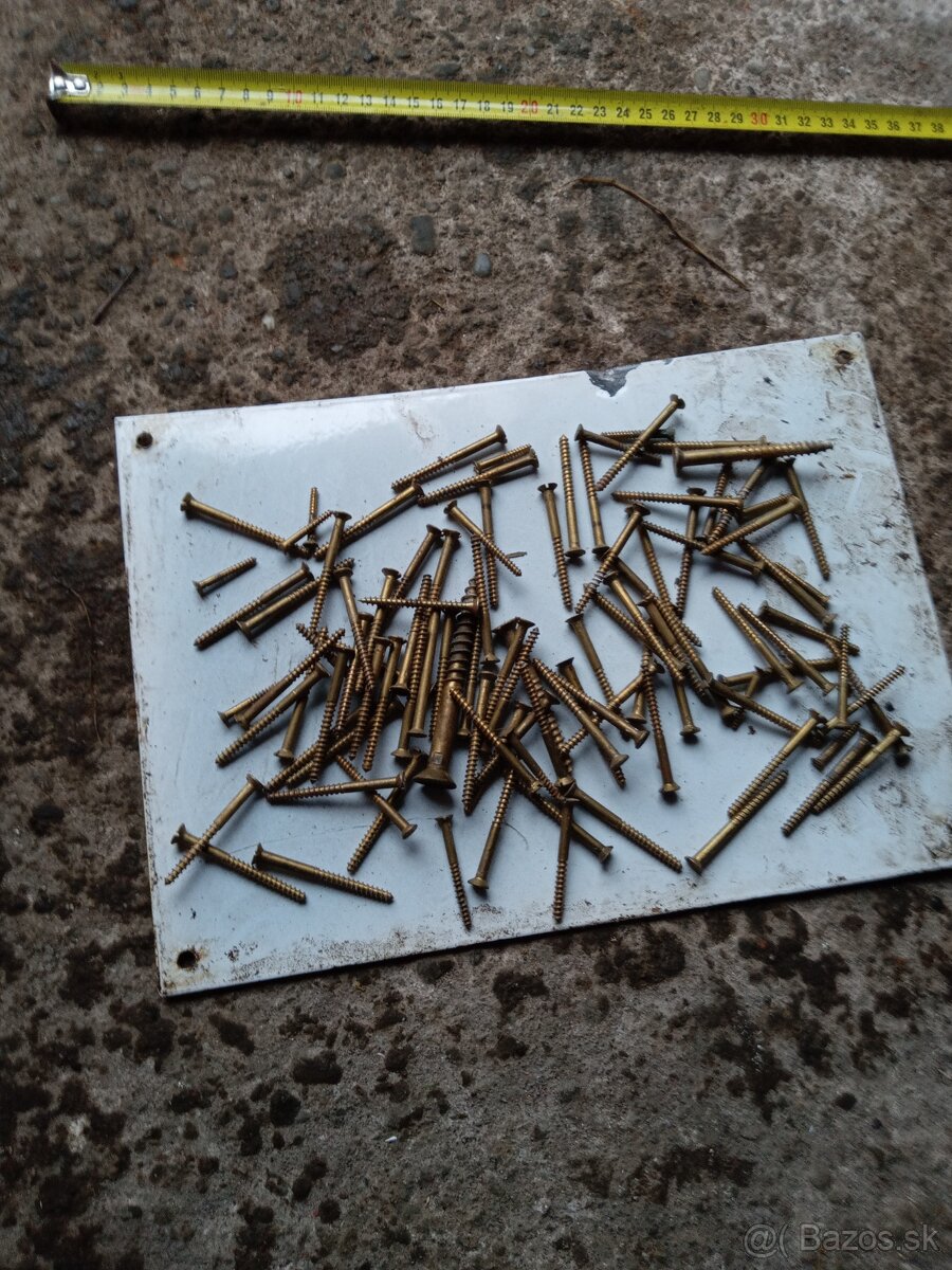 Staré mosadzné šrubky šroby - 8
