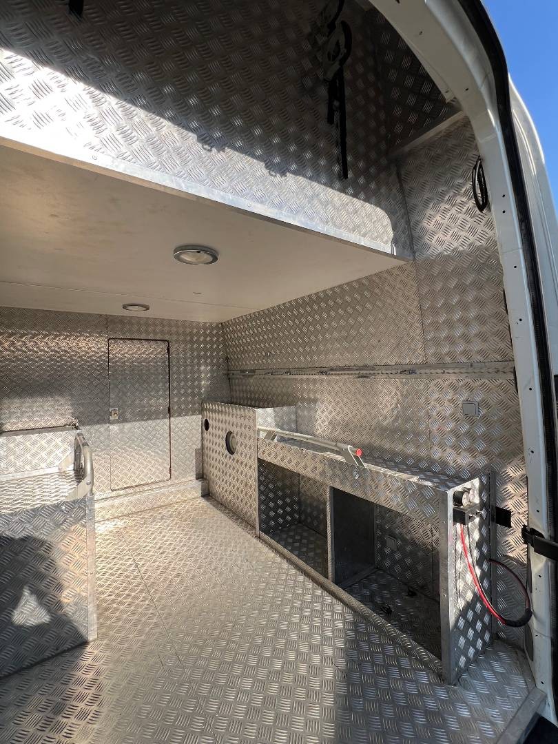 Obytná dodávka VW Crafter 2.5 TDI 120kw MT6 - 8