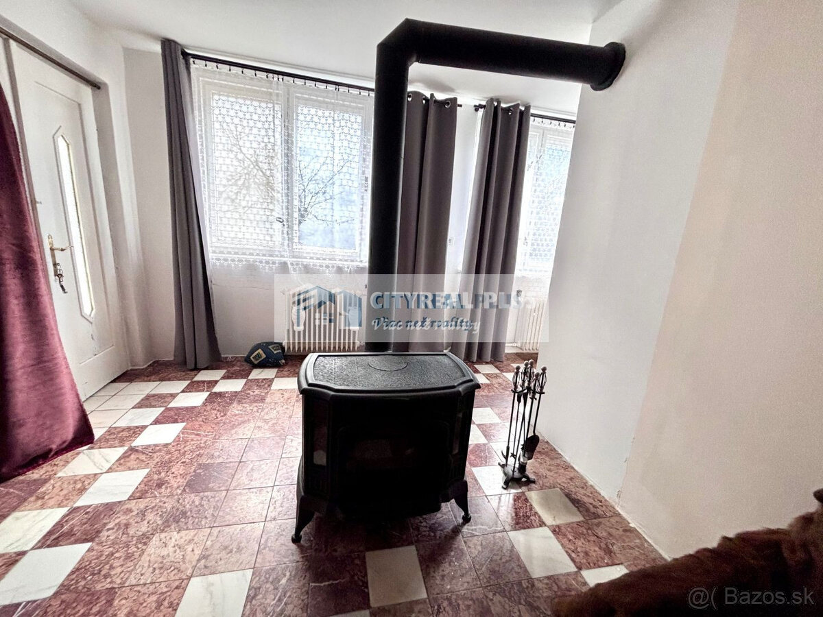 Ponúkame Vám na predaj 5 izbový rodinný dom v Hurbanove. - 8