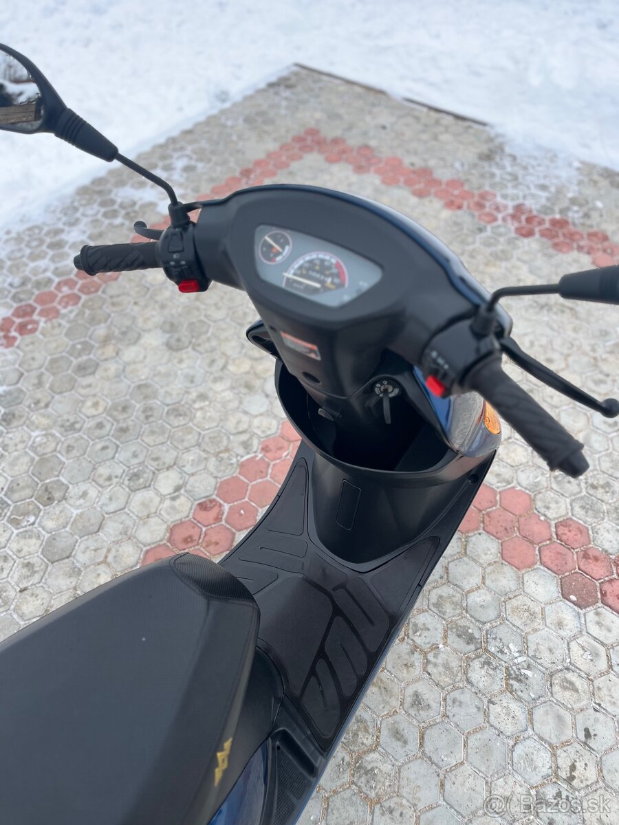 Skúter ADAMOTO 50 ccm - 8