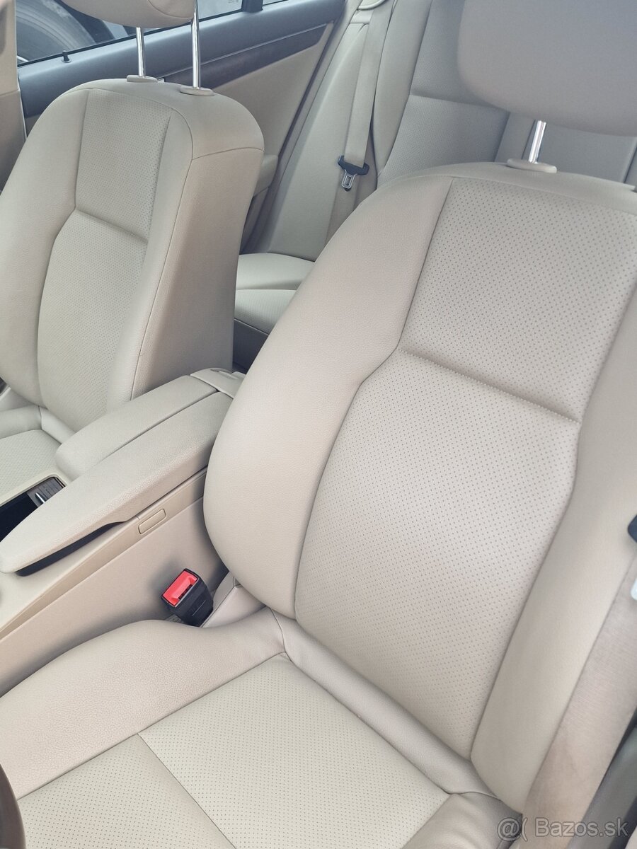 Mercedes-Benz C trieda Kombi 300 CDI BlueEFFICIENCY Avantgar - 8