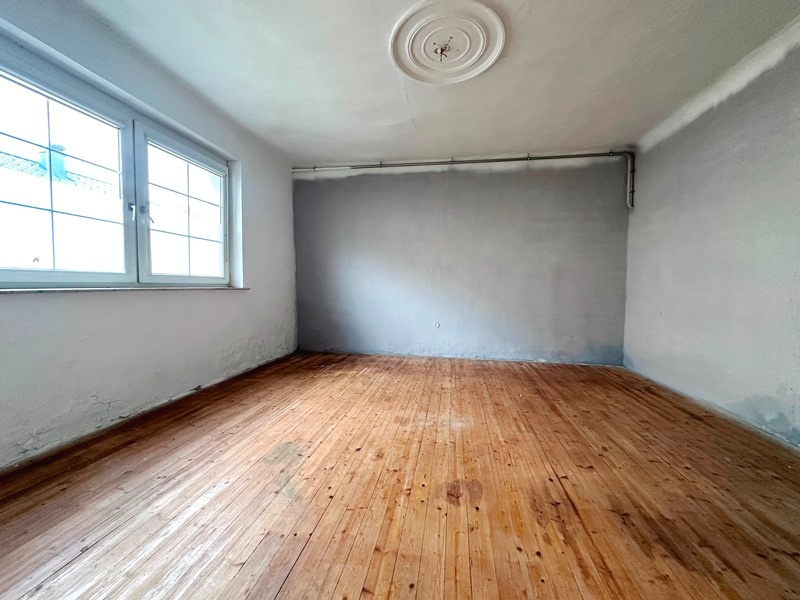 7izb. RD s garážou na 561 m2 pozemku, Kittsee - AT - 8