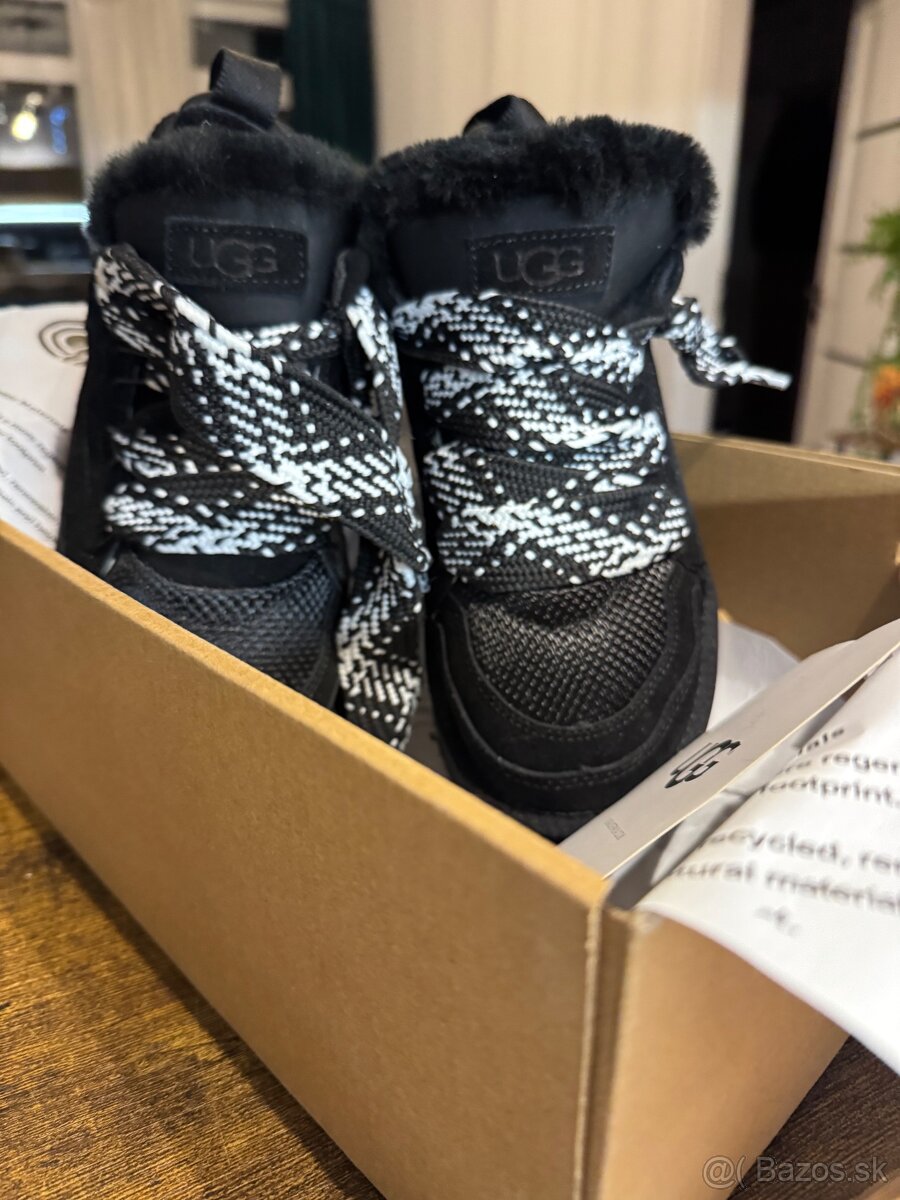 UGG lowmel cierne v.39 Skladom - 8