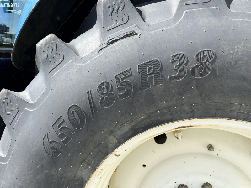 Traktor New Holland T8030 - 8