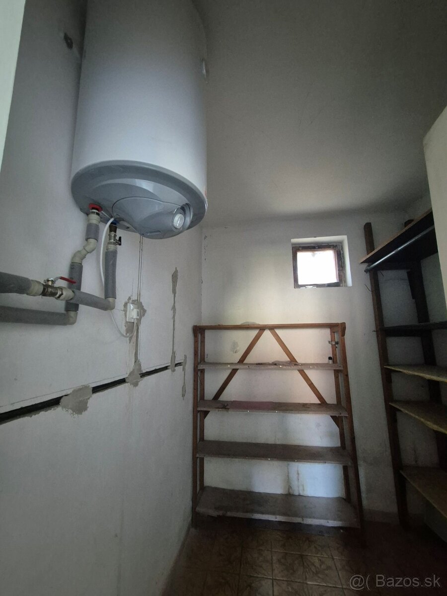 Na predaj 3 izbový rodinný dom v Kolárove - 8
