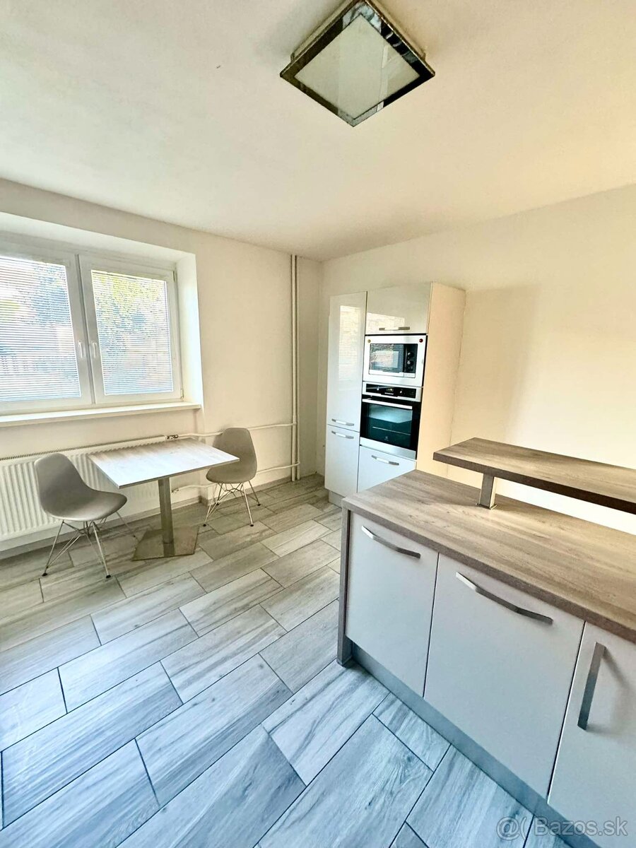 VÝRAZNE ZNÍŽENÁ CENA➔Rodinný dom po rekonštrukcii vo VK - 8