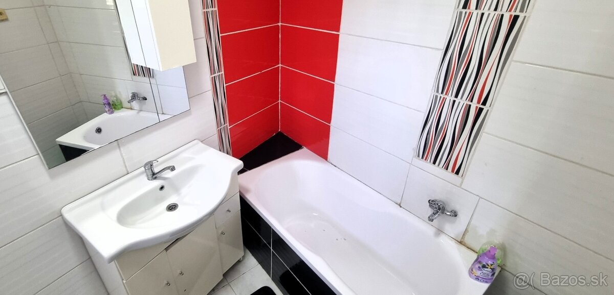 Prenájom 2-podlažný RD so záhradou, Krompachy,ul.SNP - 8