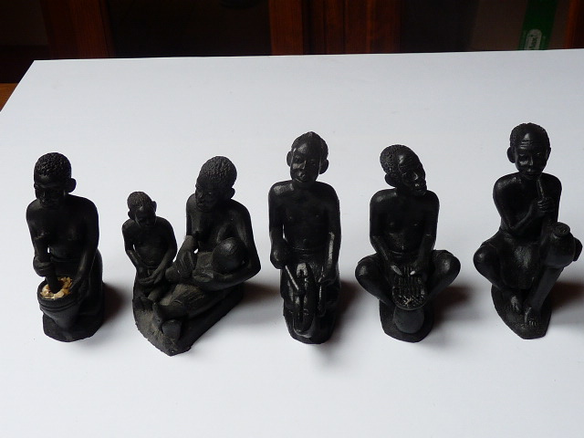 africké ľudové umenie – artefakty z pálenej hliny a rohoviny - 8