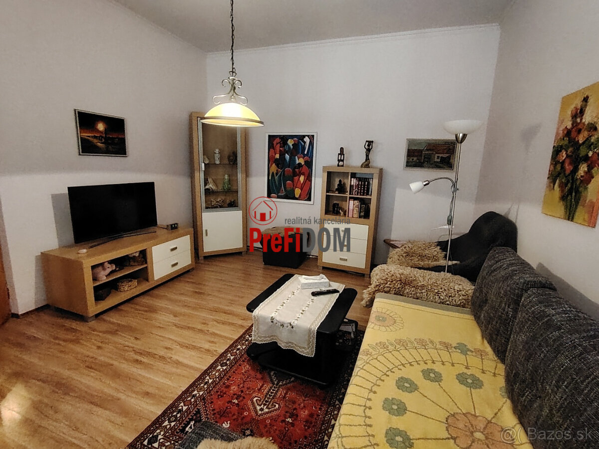 PREDAJ priestranný 5 izbový rodinný dom v meste Šurany. - 8