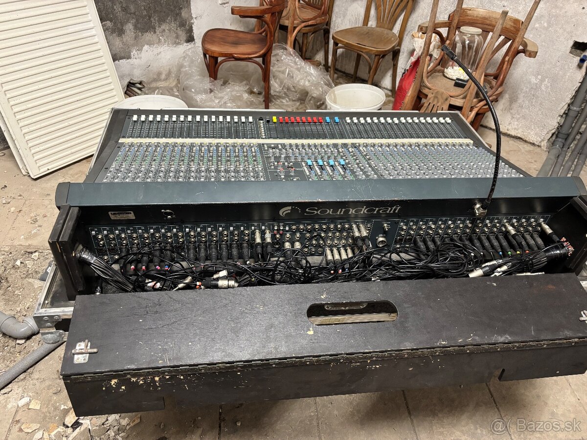 Soundcraft série two 32 - 8