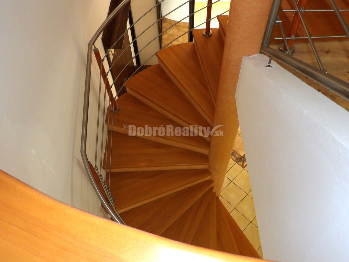 Štýlový rodinný dom na PREDAJ - 8