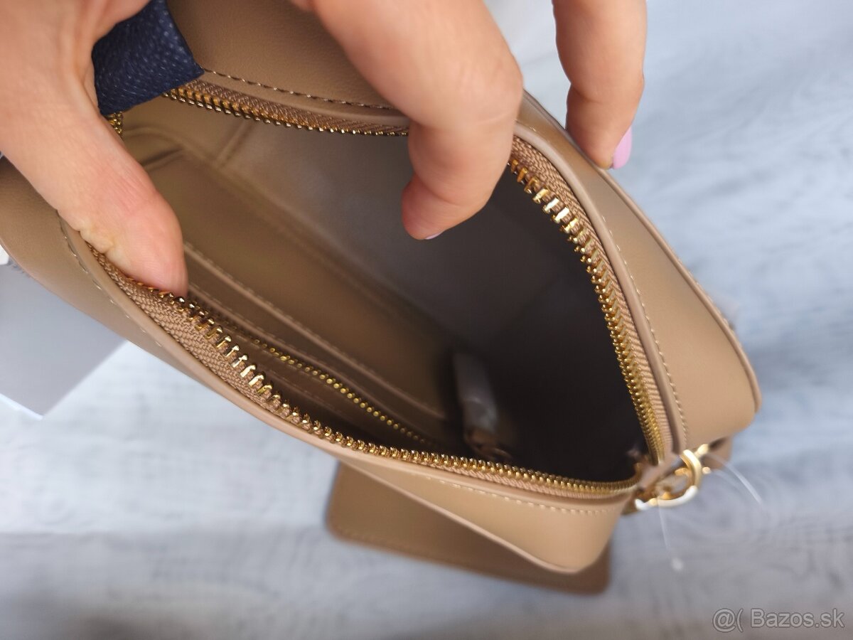 Hnedá crossbody kabelka zn. Tommy Hilfiger - 8