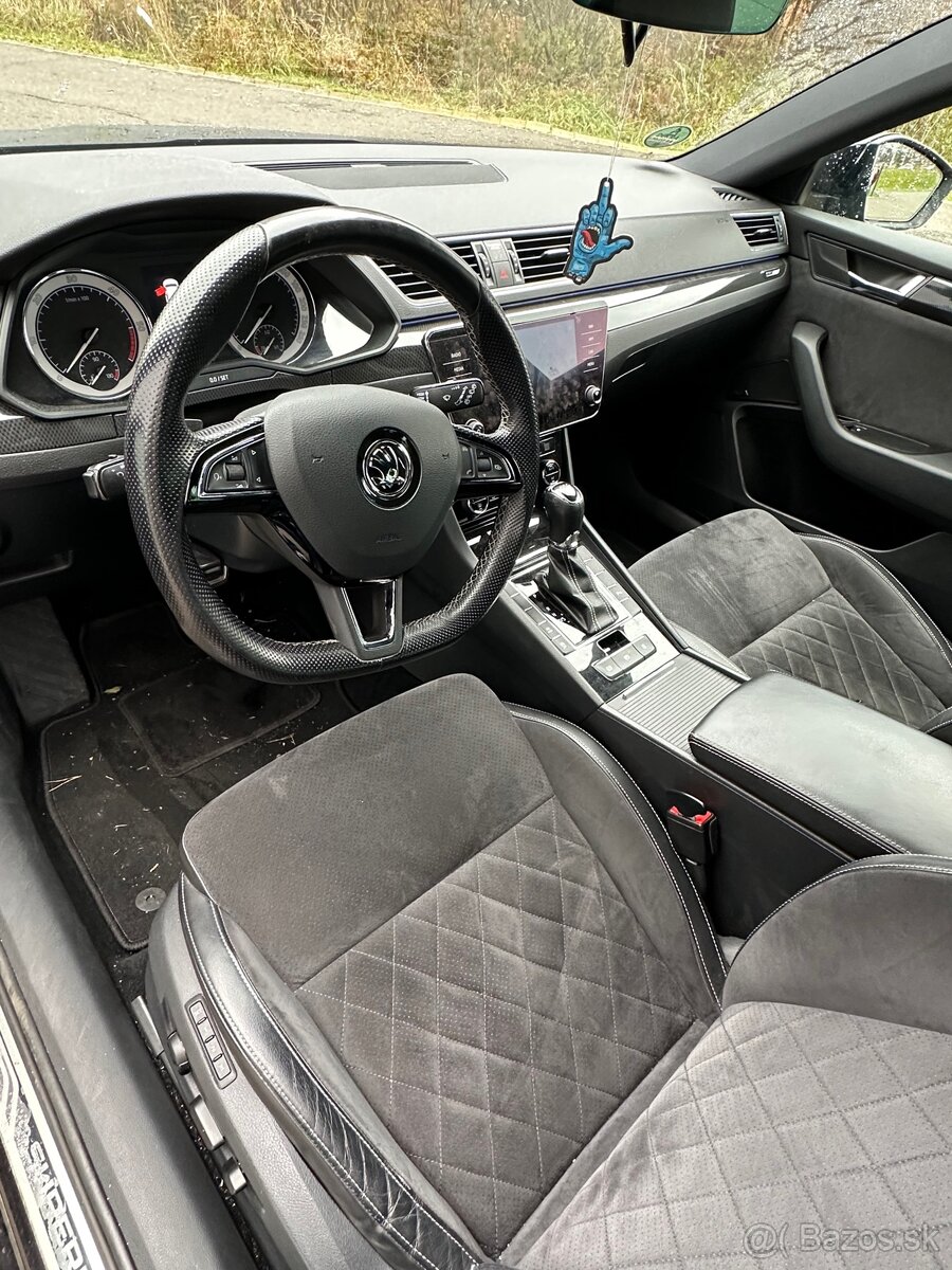 Škoda Superb Combi 2.0 TDI SPORTLINE - 8