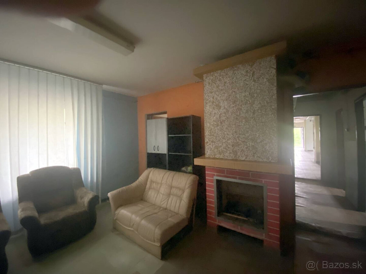 Komerčná budova - Ilava - centrum mesta - 8