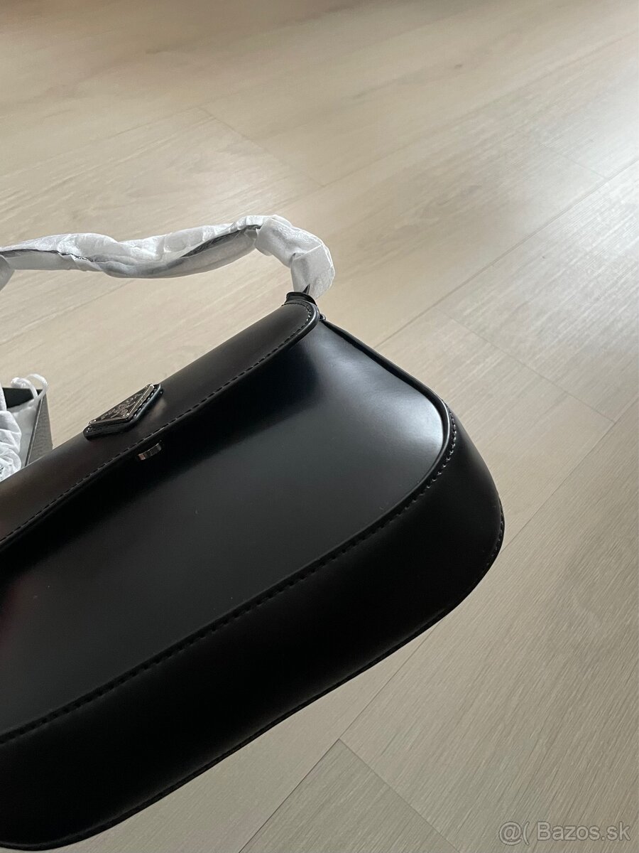 Čierna dámska kabelka Prada - 8