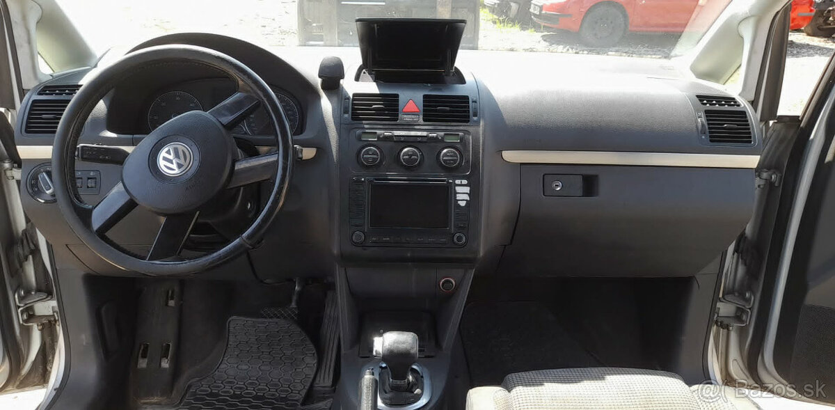 Volkswagen Touran 1,9TDi 77kw motor: BKC DSG - 8
