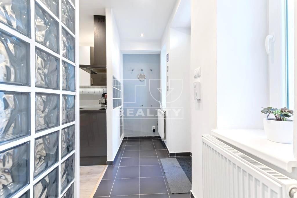 Predaj útulného zrekonštruovaného 2-izbového bytu v... - 8