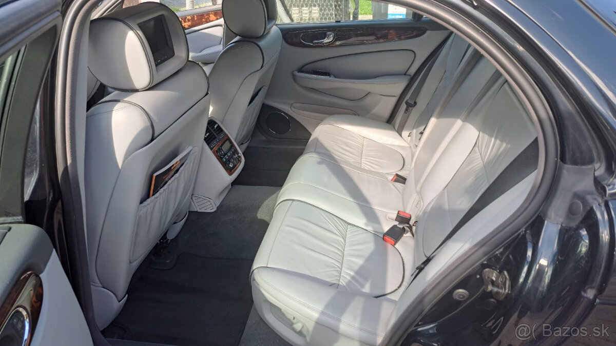 Jaguár XJ8 Long verzia - 8