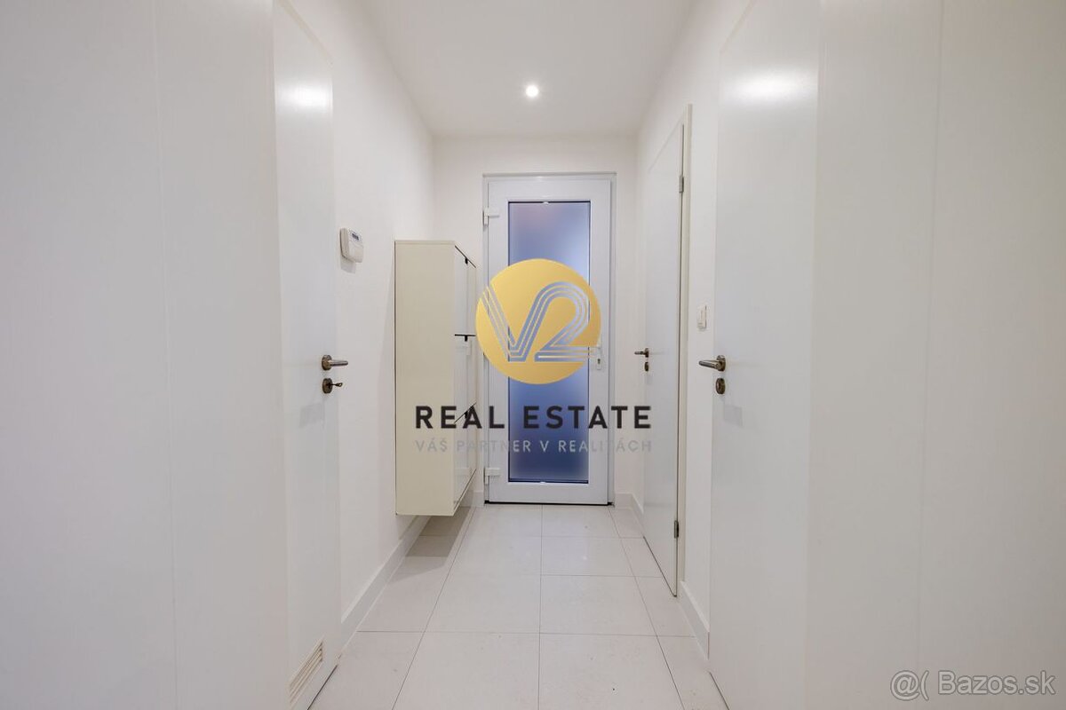 Na PREDAJ Dom v Centre mesta Nitra na bývanie aj s kancelári - 8