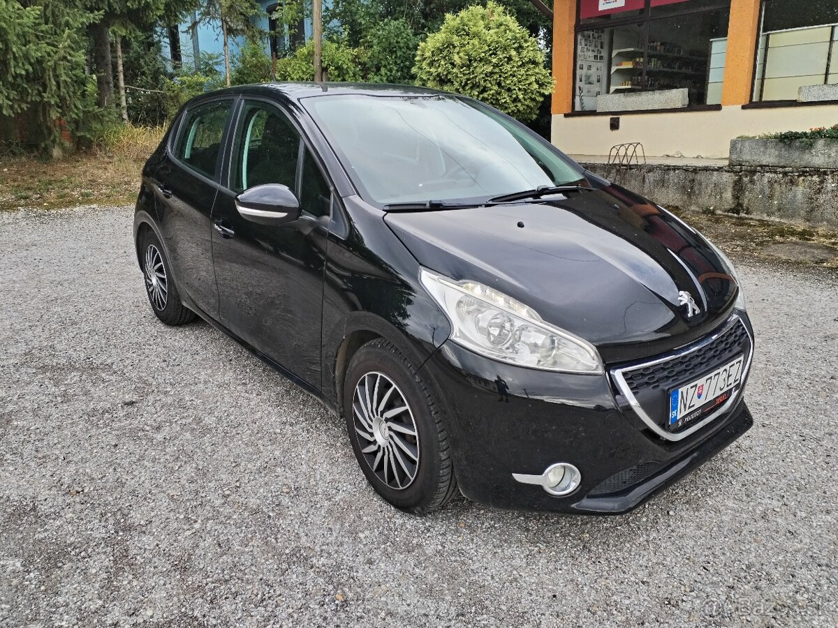 Peugeot 208 rok 2013 - 8