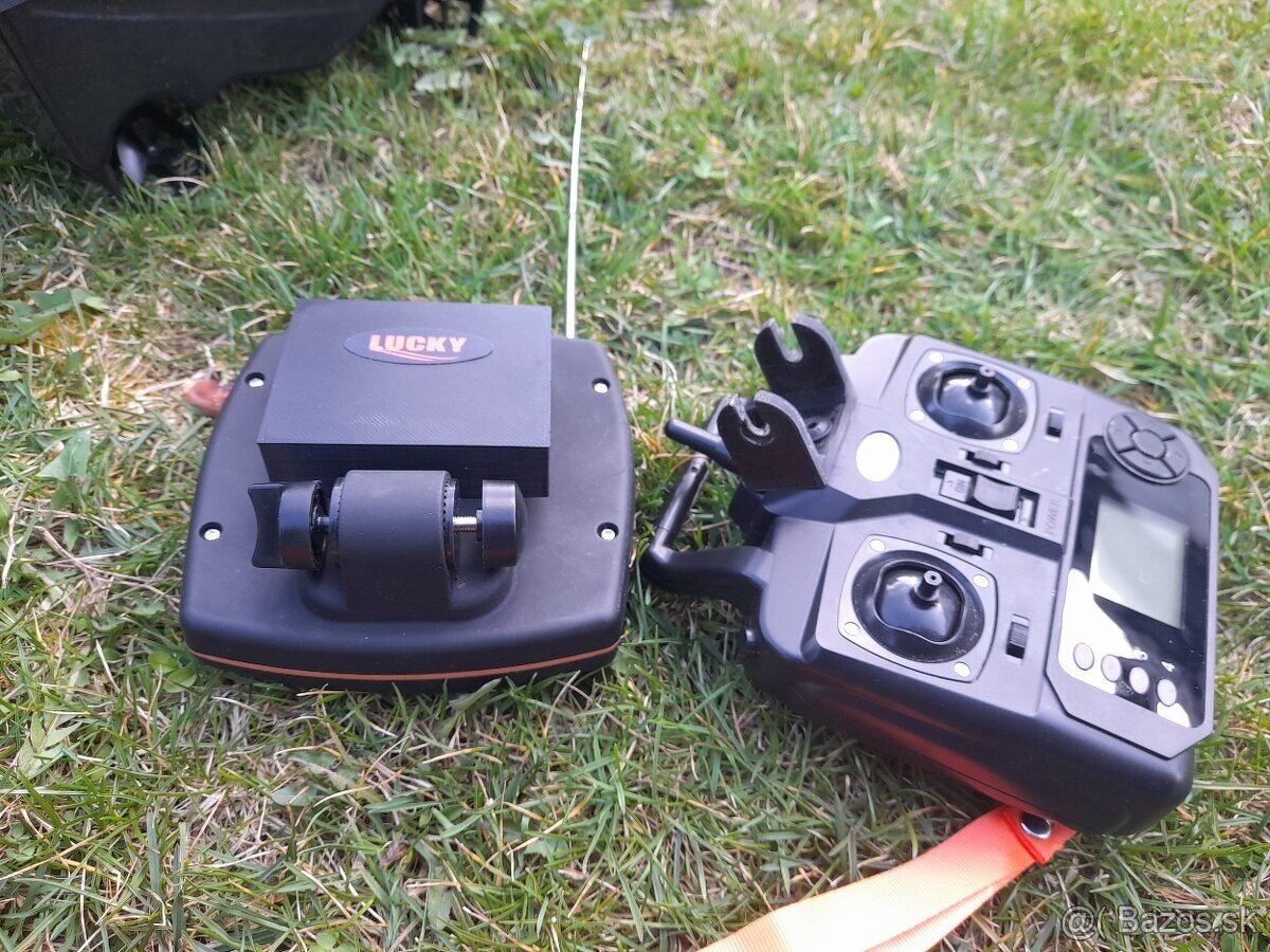 Zavažacia zakrmovacia lodka s GPS a farebným sonarom aj bez - 8