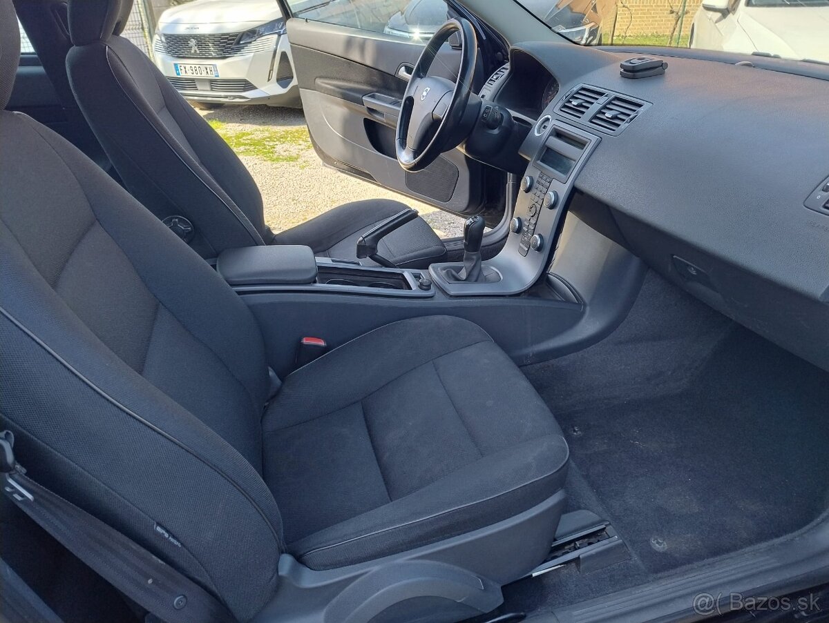 Volvo C30 D2 Kinetic, 84 kW, 6-st. manuál - 8