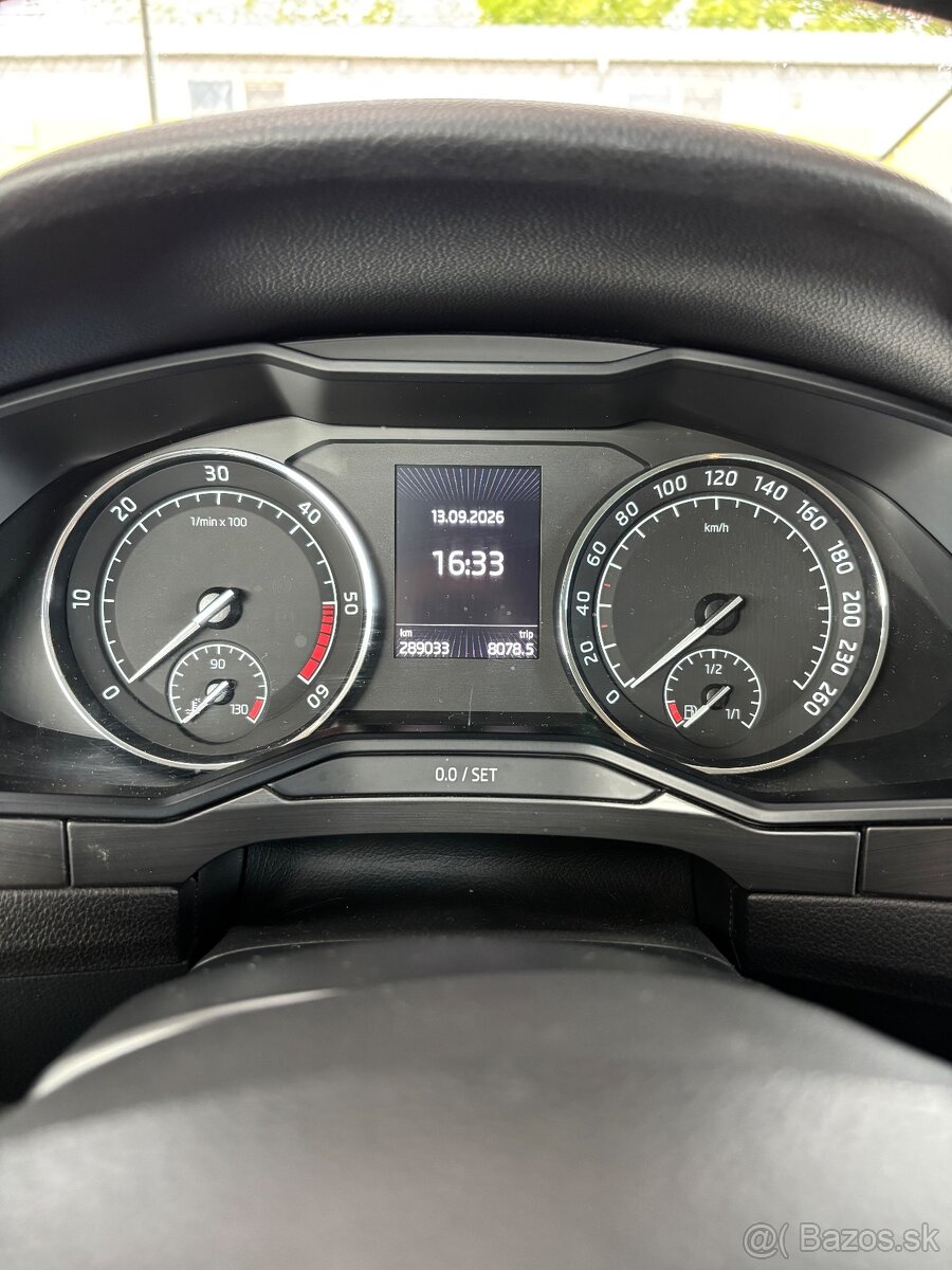 Skoda superb3 - 8