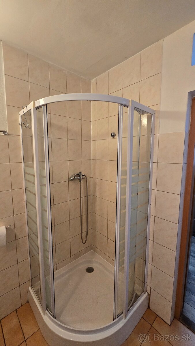 Exkluzívna Ponuka: Rodinný Dom s Obrovským Pozemkom a Potenc - 8