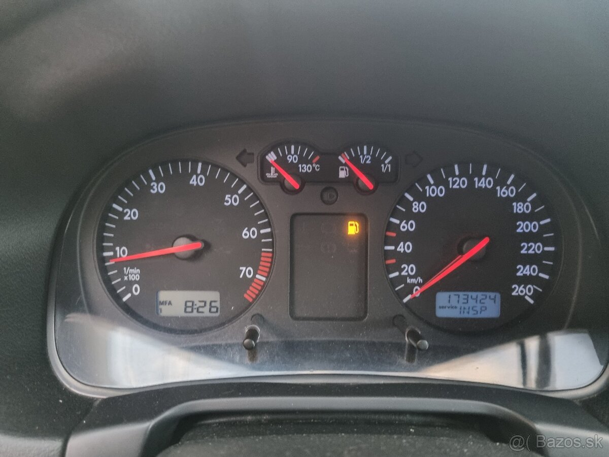 VW BORA COMBI 2.3i VR5 ROK-1999 - 8