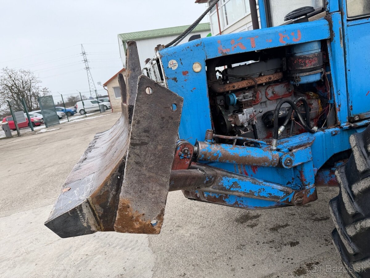 LKT 80 4x4 1980 VIN 716 - 8