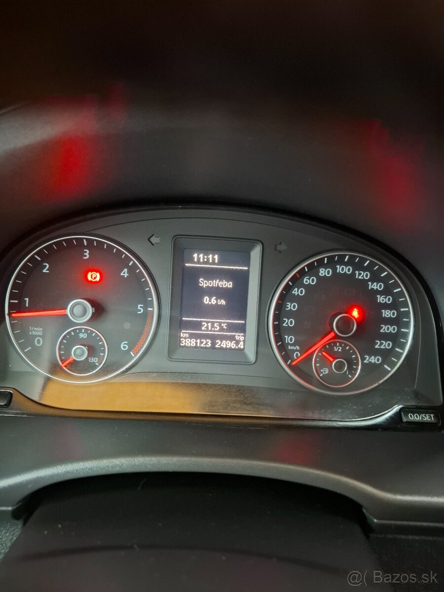 Predám VW Caddy 2.0 tdi - 8