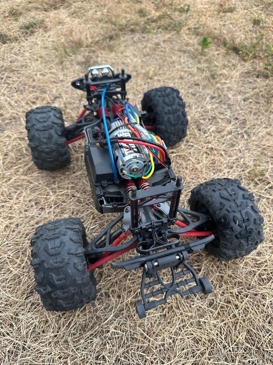 Traxxas summit 1:16 - 8