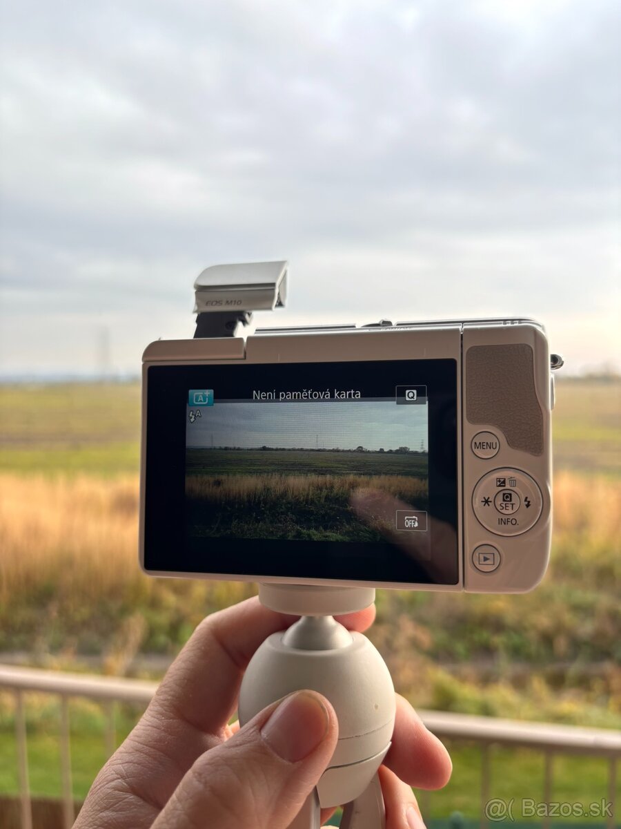 Canon EOS M10 + extra batéria + statív MANFROTTO MTPIXI - 8