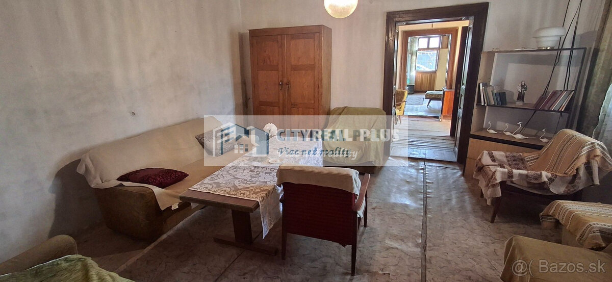 ZNÍŽENÁ CENA Ponúkame na predaj 100 ročný sedliacky dom v T - 8