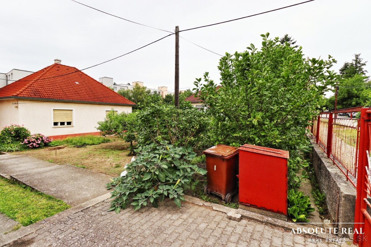 ABSOLUTE REAL/ Veľký stavebný pozemok 818 m2,DNV,ul. Na Grbe - 8