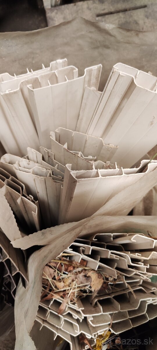 Darujem plastový obklad - 8