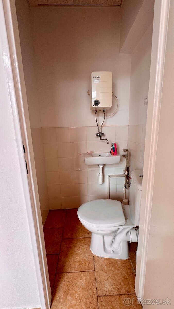 Obchodné priestory na prenájom, centrum mesta Poprad - 8